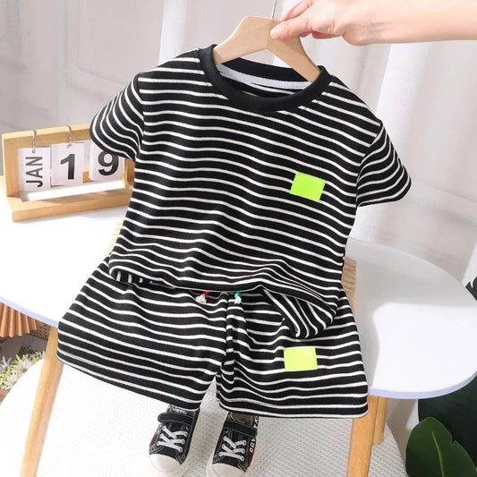 🧒👧 طقم أطفال صيفي مخطط – تيشيرت + شورت (1-7 سنوات)